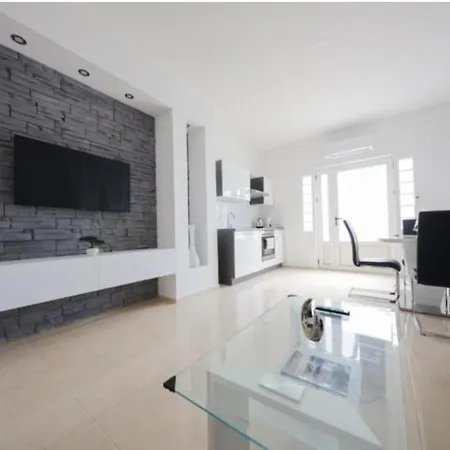 Apartment Z *