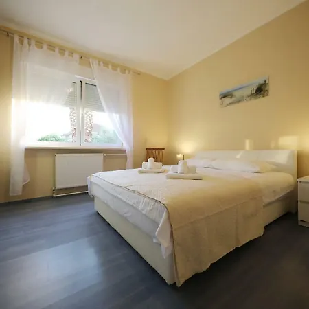 Zelic Apartment *